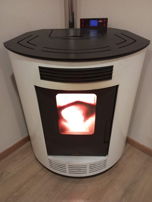 Salamandra a Pellets NINA CANTO 8 kW