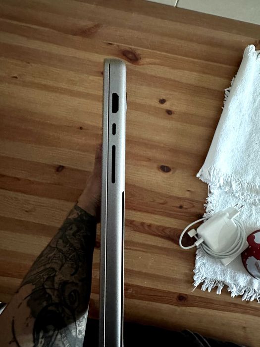 MacBook Pro APPLE Starlight Gray | Lightly Used64751164024707123