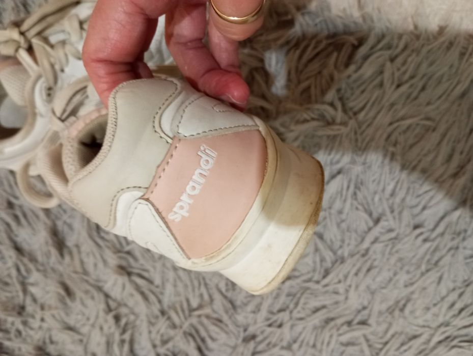 Buty  damskie  adidasy