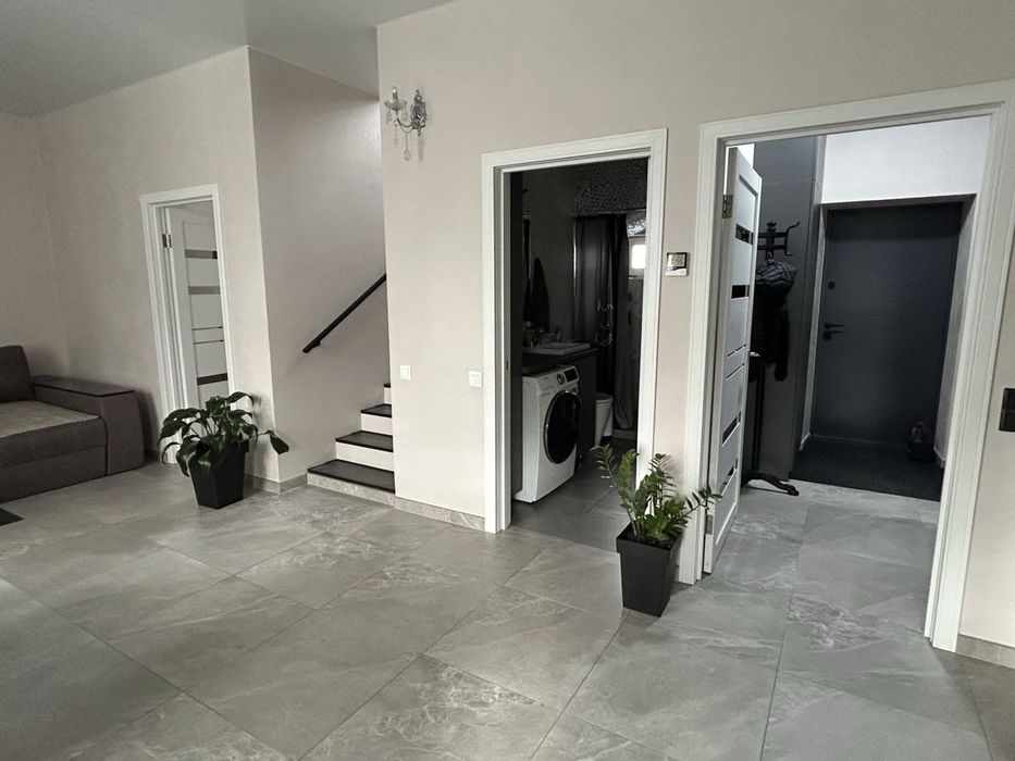 Продажа Таунхаус Вышгородский район,с.Новые Петровцы КГКанево ,озеро