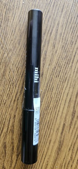 Kredka do oczu wielofunkcyjna