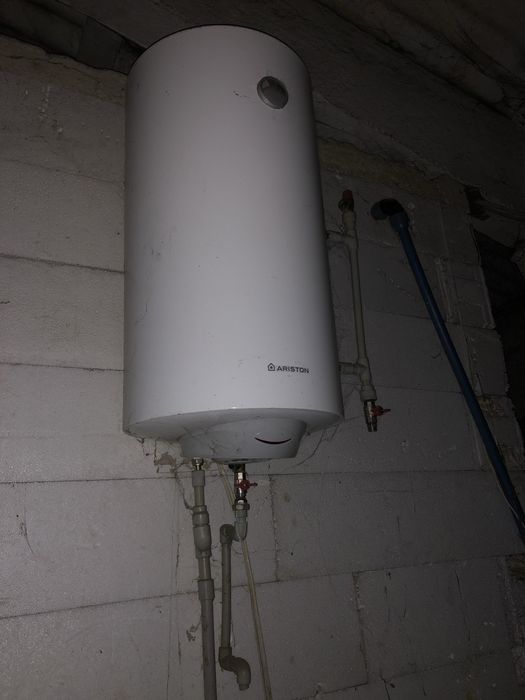 Продам бу бойлер Ariston 80л