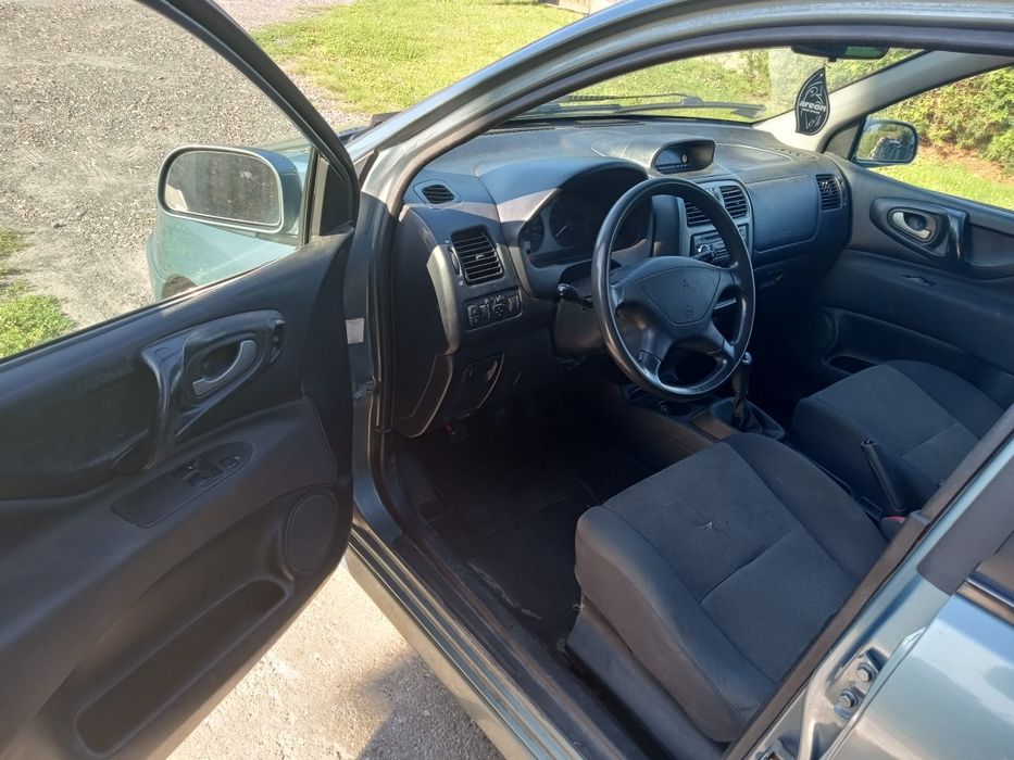 Sprzedam Mitsubishi spacestar 1.9 did garażowany robiony na bieżąco