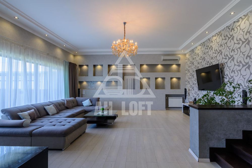 Будинок для великої родини, з басейном