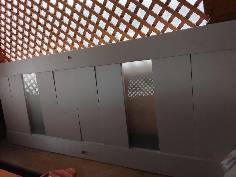 Продам між кімнатні двері біл нові,1000 коричневі бу 500,акрилова ванн