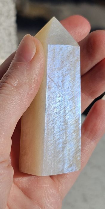 Naturalny kamień księżycowy 75 g.
