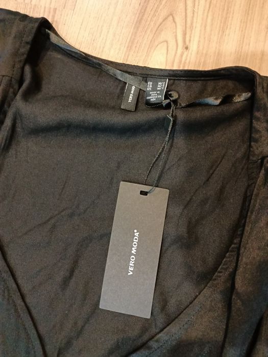Sprzedam piękną Nową sukienkę Vero moda rozmiar M