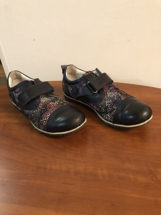 Туфли для девочки 35 р