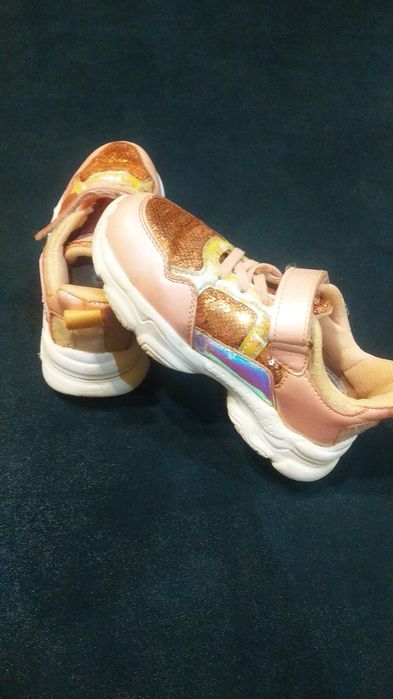 Кросівки для дівчинки