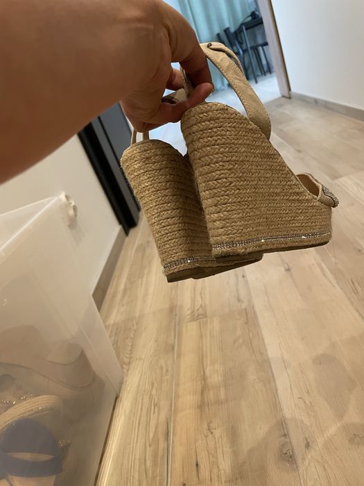 Sandały prima moda na koturnie