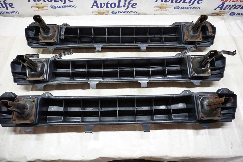 Підсилювач заднього бампера Chevrolet Evanda Шевроле Еванда