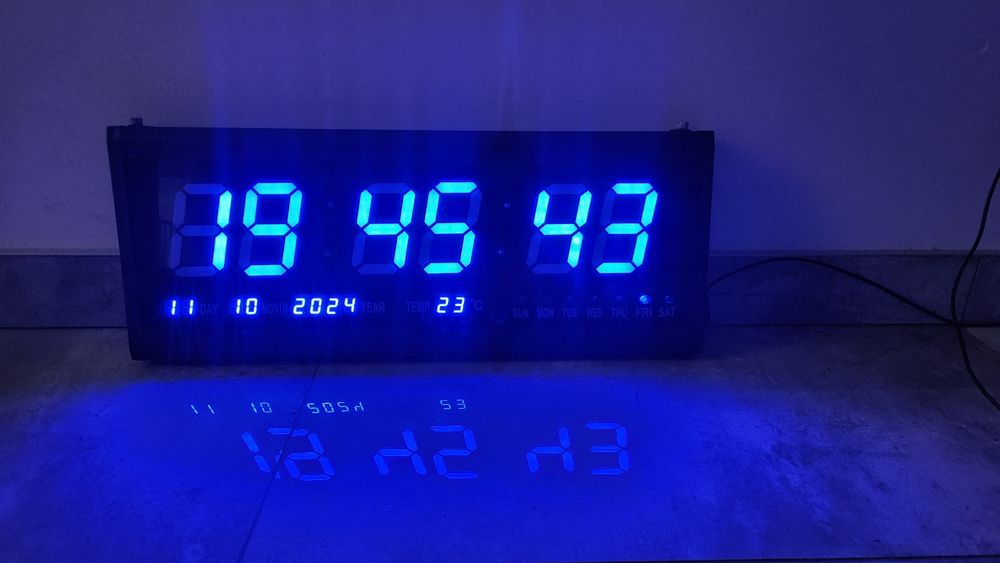 Zegar LED niebieski temperatura - 2 szt godzina, data, dzień tygodnia