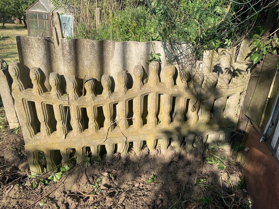 Oddam betonowe ogrodzenie