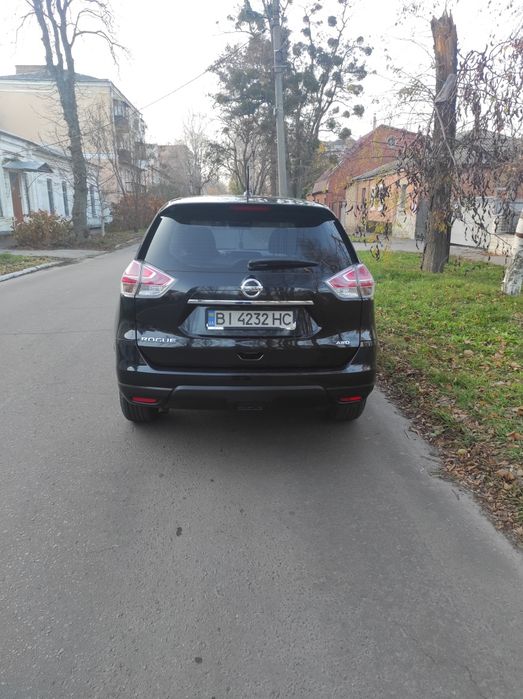 Nissan Rogue 2016 года, первая регистрация первый владелец в мае.