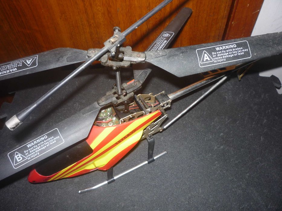 Helicóptero telecomandado: 5 euros