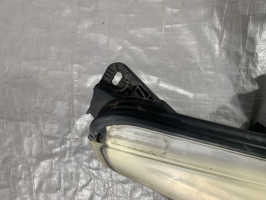 Фара правая Ford Escape 2013-2016 галоген