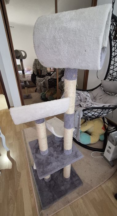 Torre de gato usado