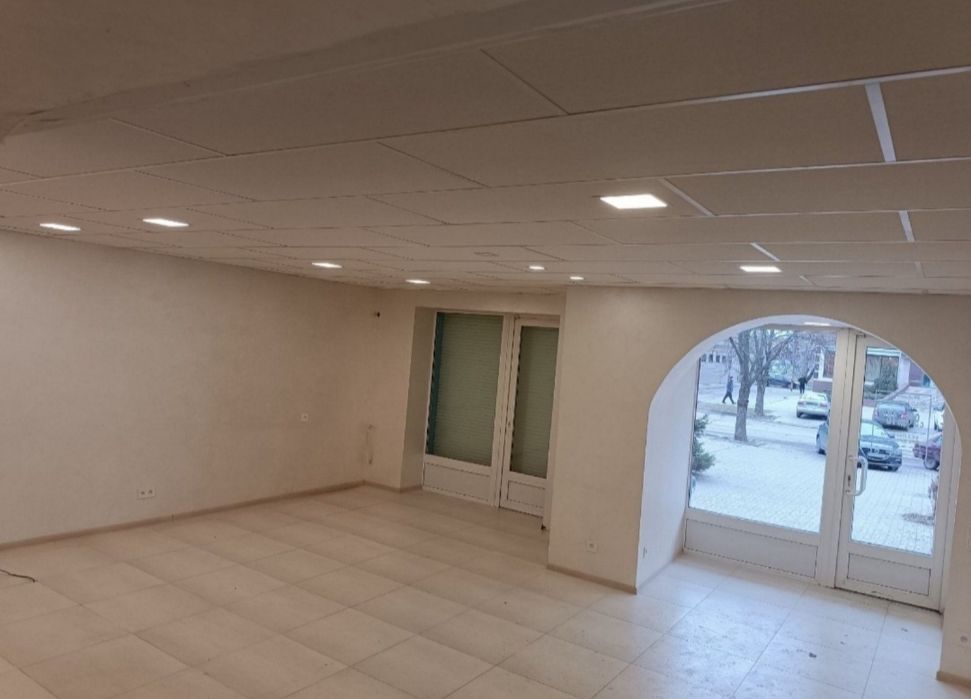 Аренда.Центр міста. Під магазин, салон.Тільки під комерцію.