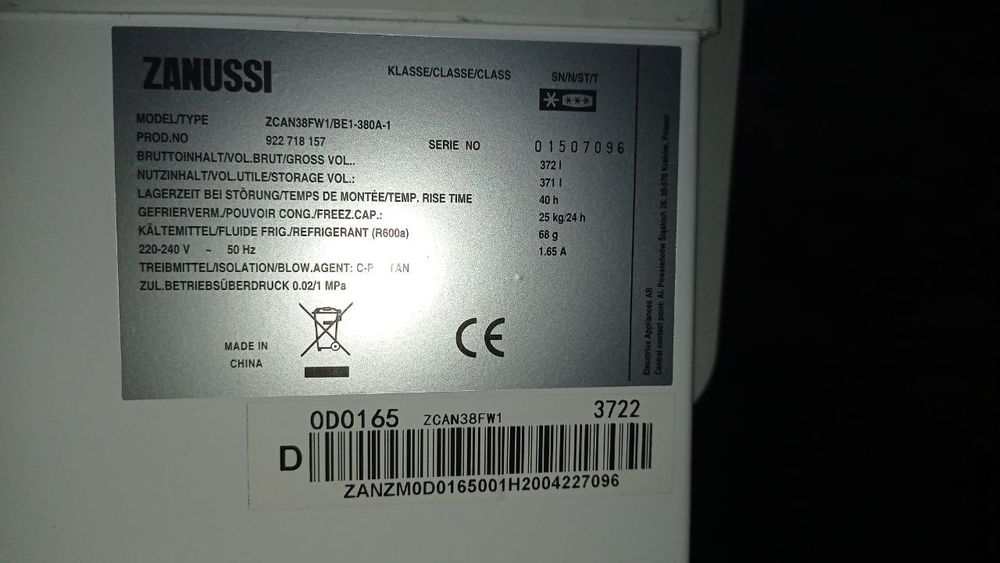 Морозильна камера Zanussi zcan38fw1