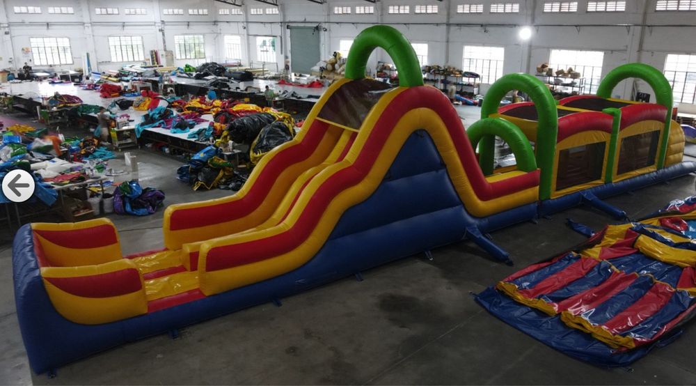 Insuflável mega pista de obstáculos - PVC - novo