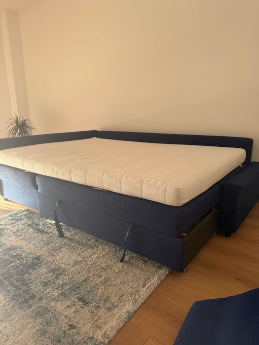 Sofá-cama + colchão