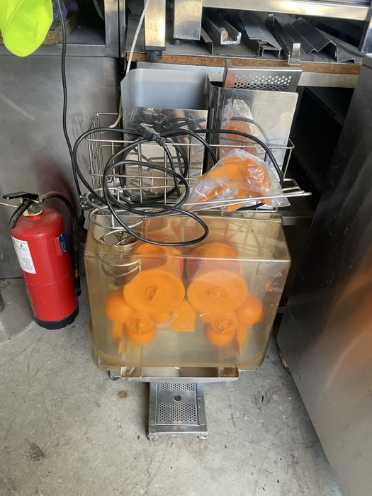 Máquina de sumos de laranja - Profissional