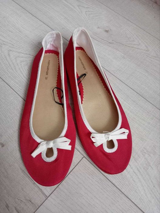 Балетки тряпичные красного цвета