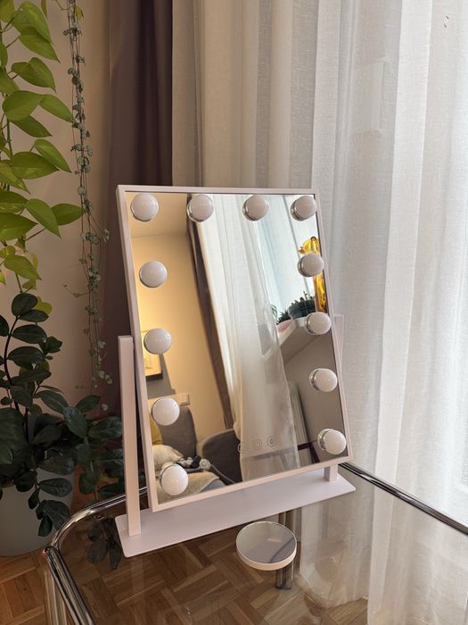 Nowe lustro do makijażu podświetlane toaletka kosmetyczne lusterko
