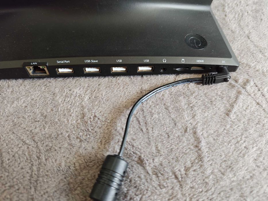 Ramka cyfrowa na zdjęcia dotykowa z interfejsami USB HDMI plus slot na kartę micro SD
