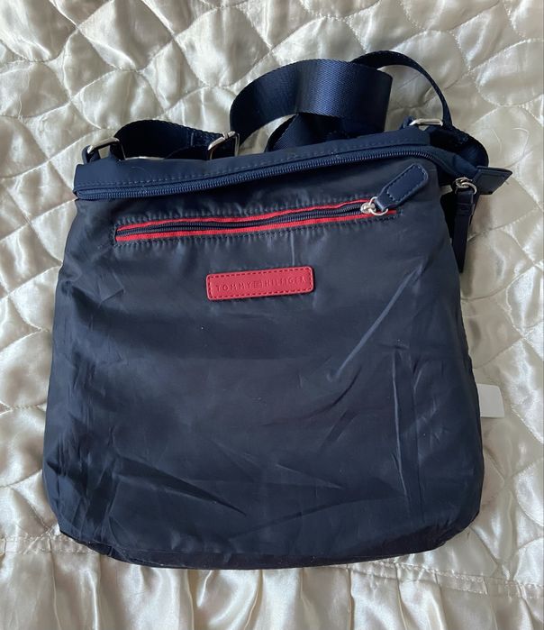 Tommy Hilfiger materialowa listonoszka