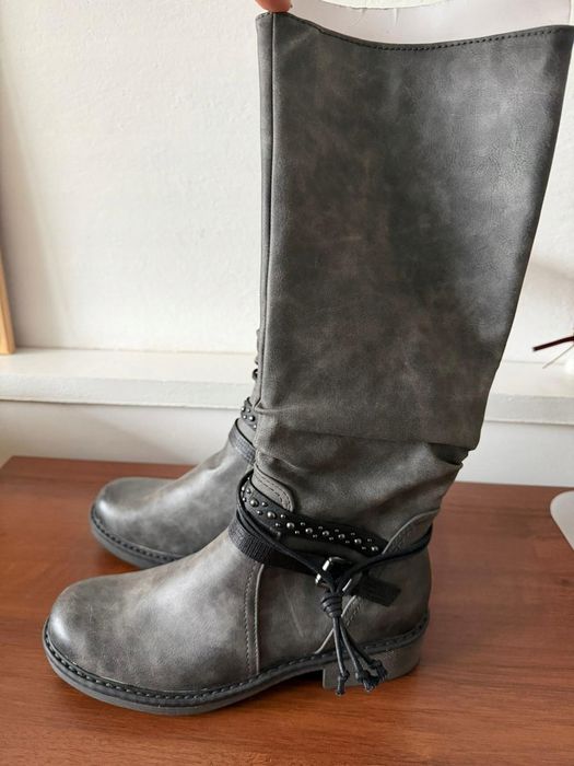 B.P.C kozaki szare z troczkami i dżetami r.38