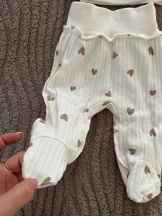 Костюмчик на виписку,  человечки-размер 56см, плюс подарок(новий)