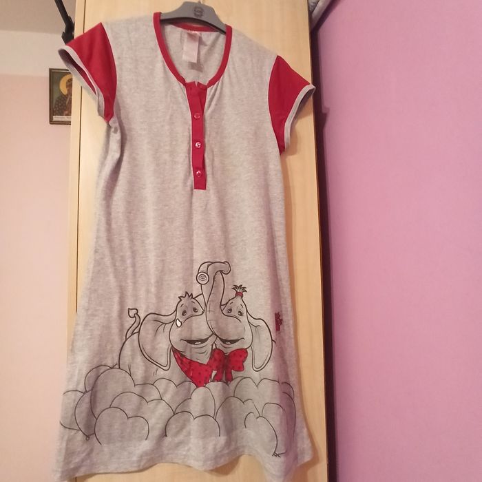 Koszula nocna idealna do karmienia piersią