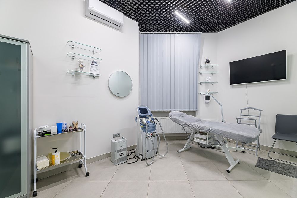 Продаж приміщення  ближній центр Галицький район 
З якісн