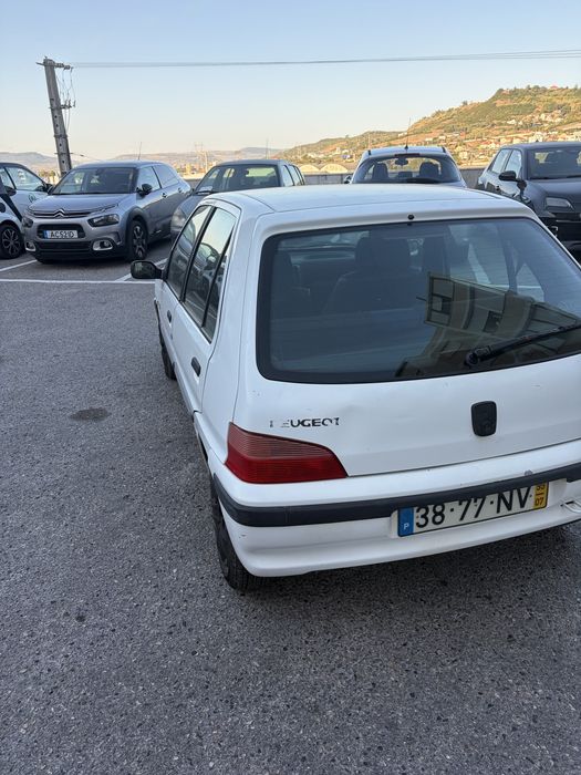 Vendo pegeot 106 1.0 foto 4