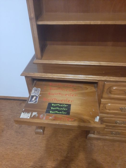 Escravaninha com gaveta de teclado