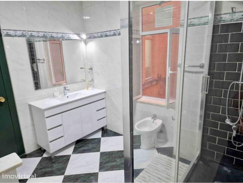 Quarto - localizado em Penha de França Lisbon