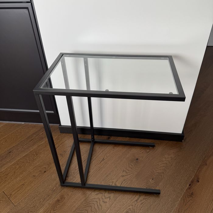 Stolik szklany pod laptopa IKEA VITTSJÖ