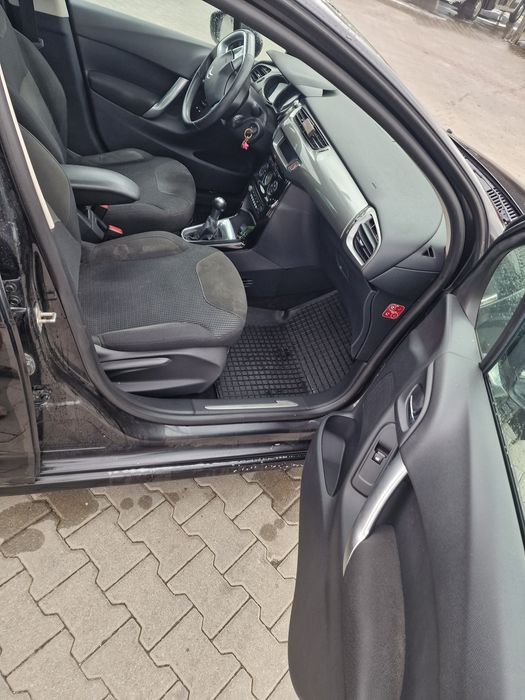 sprzedam samochód citroen C3 2011 rok
