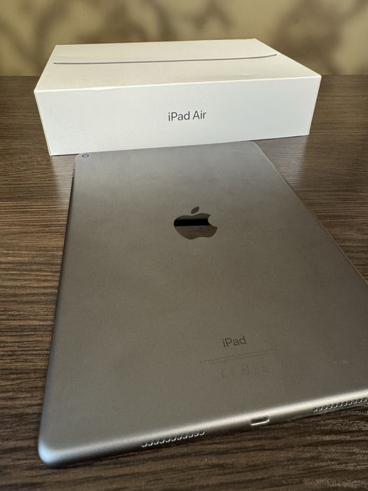 Продам iPad Air 3 (2019) Wi-Fi 64 GB
