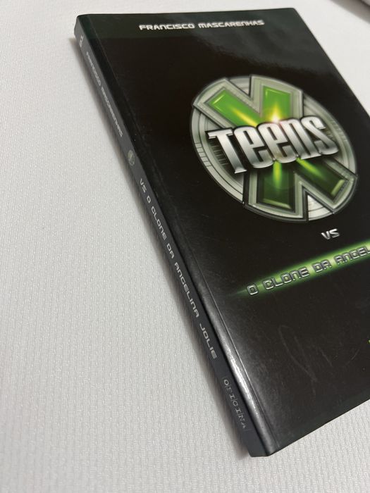 X-Teens vs O Clone da Angelina Jolie de Francisco Mascarenhas