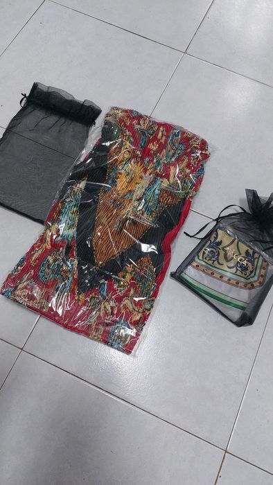 Lenços de seda, Vaccaro com padrões unicos!