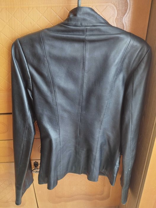 Женская кожаная курточка размер S