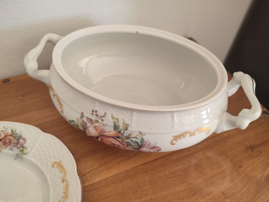 Terrina e travessa em porcelana
