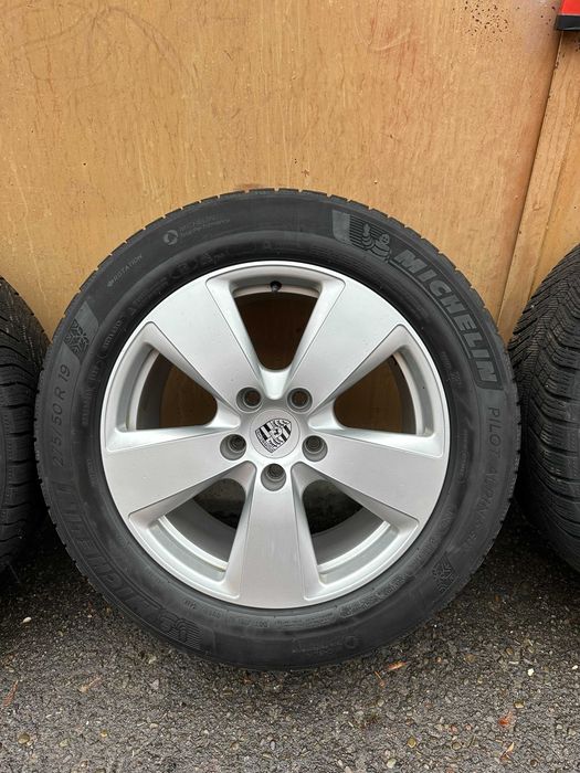 Зимові шини з дисками Porsche Cayenne