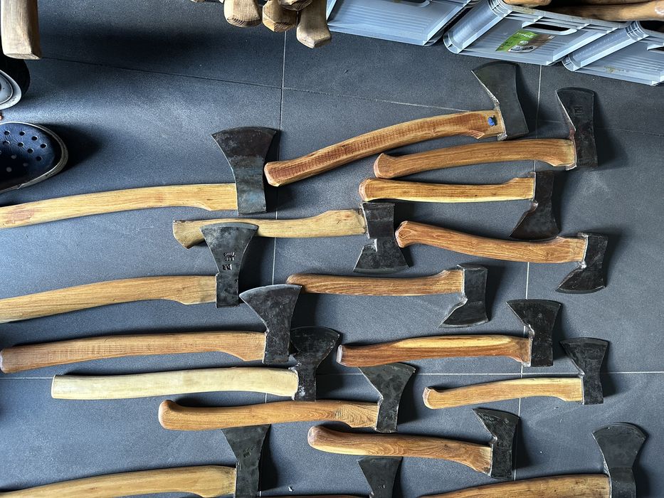 Niemiecka cechowana siekiera.