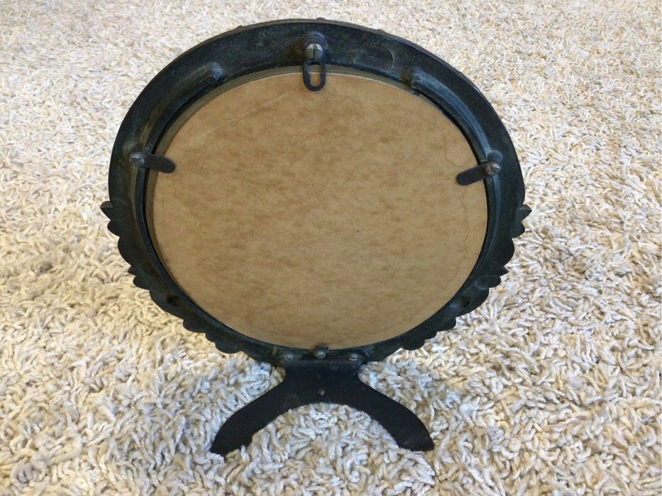 Зеркало на подставке