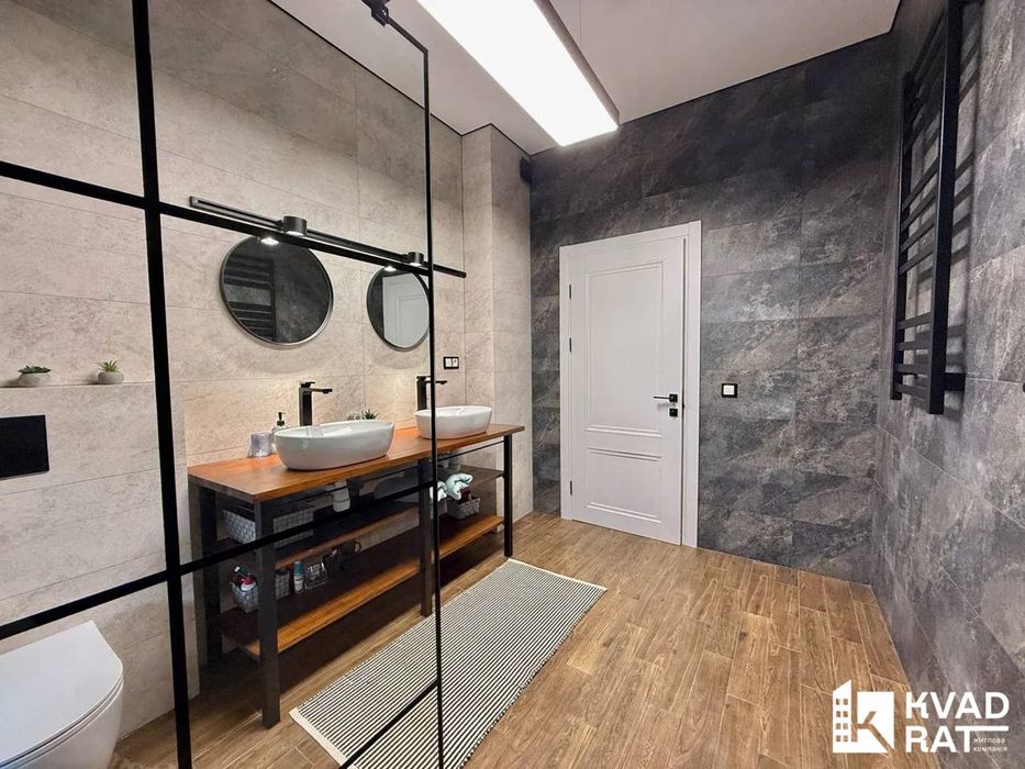 Одноповерховий будинок із якісним ремонтом та басейном