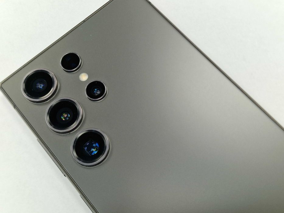 Samsung Galaxy S24 ULTRA/ 12GB/ 256GB/ Titanium Black/ Grade A- + ładowarka/ Gwarancja