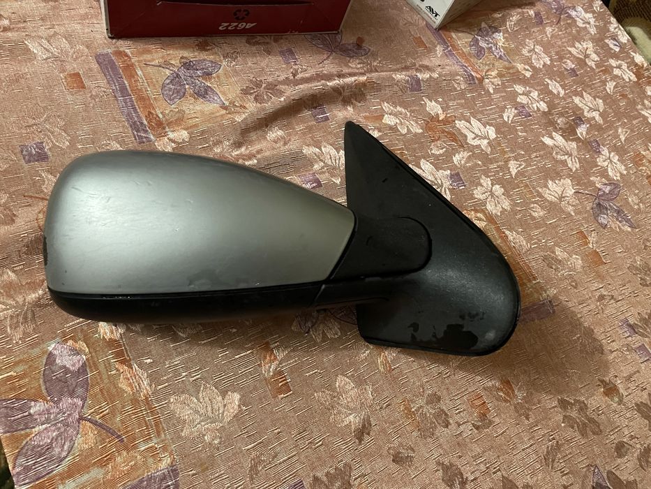 Продам електро дзеркало підходить на опель астра тігра і пежо 305